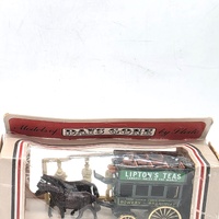 Lledo Days Gone 1983 Lipton Teas Fifth Avenue Horse Carriage Diecast Model