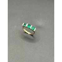Ladies 18ct Yellow Gold Green Gemstone & Diamond Ring