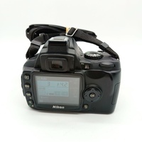 Nikon D40X 10.2MP DSLR Camera 18-55mm Lens Kit Bag Battery Charger Tripod