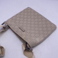 Gucci White Guccissima Leather Messenger Bag Hawaii Exclusive 2007 (Pre-owned)