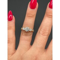 Ladies 10ct Yellow Gold Moissanite Stone Ring (Pre-Owned)