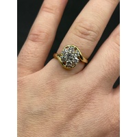 Ladies 18ct Yellow Gold Diamond Flower Ring