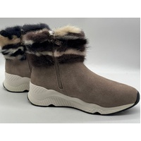 UGG Nock Stella Short Classics Boots for Women Size US 5 NK0004A