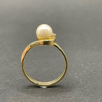 Ladies 18ct Yellow Gold White Pearl Diamond Ring