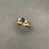 Ladies 14ct Yellow Gold Red Heart Shape Gemstone Ring