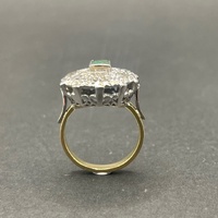 Ladies 18ct Yellow Gold Green Gemstone and Diamond Ring