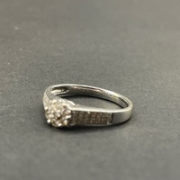 Ladies 18ct White Gold Diamond Cluster Ring