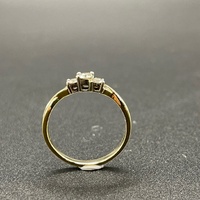 Ladies 9ct Yellow Gold Natural Diamond Ring