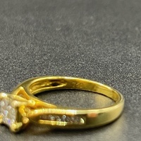 Ladies 18ct Yellow Gold Natural Diamond Ring