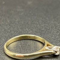 Ladies 9ct Yellow Gold Diamond Ring