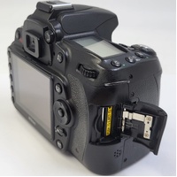 Nikon D90 12.3MP DSLR Camera Body Low Shutter 7668 with Batteries Charger Strap