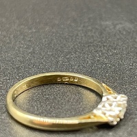 Ladies 9ct Yellow Gold Cubic Zirconia Ring