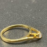 Ladies 18ct Yellow Gold Natural Diamond Ring