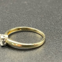Ladies 9ct Yellow Gold Natural Diamond Ring