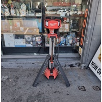 Milwaukee M18HOSALC High Output Stand Area Light with Battery Charger