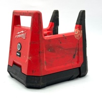 Milwaukee M18 PAL 18V Li-Ion Cordless Pivot Area Light Skin Only