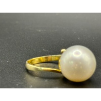 Ladies 14ct Yellow Gold White Pearl Ring