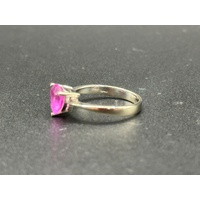 Ladies 18ct White Gold Pink Gemstone Ring