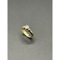 Ladies 9ct Yellow Gold Cubic Zirconia Ring