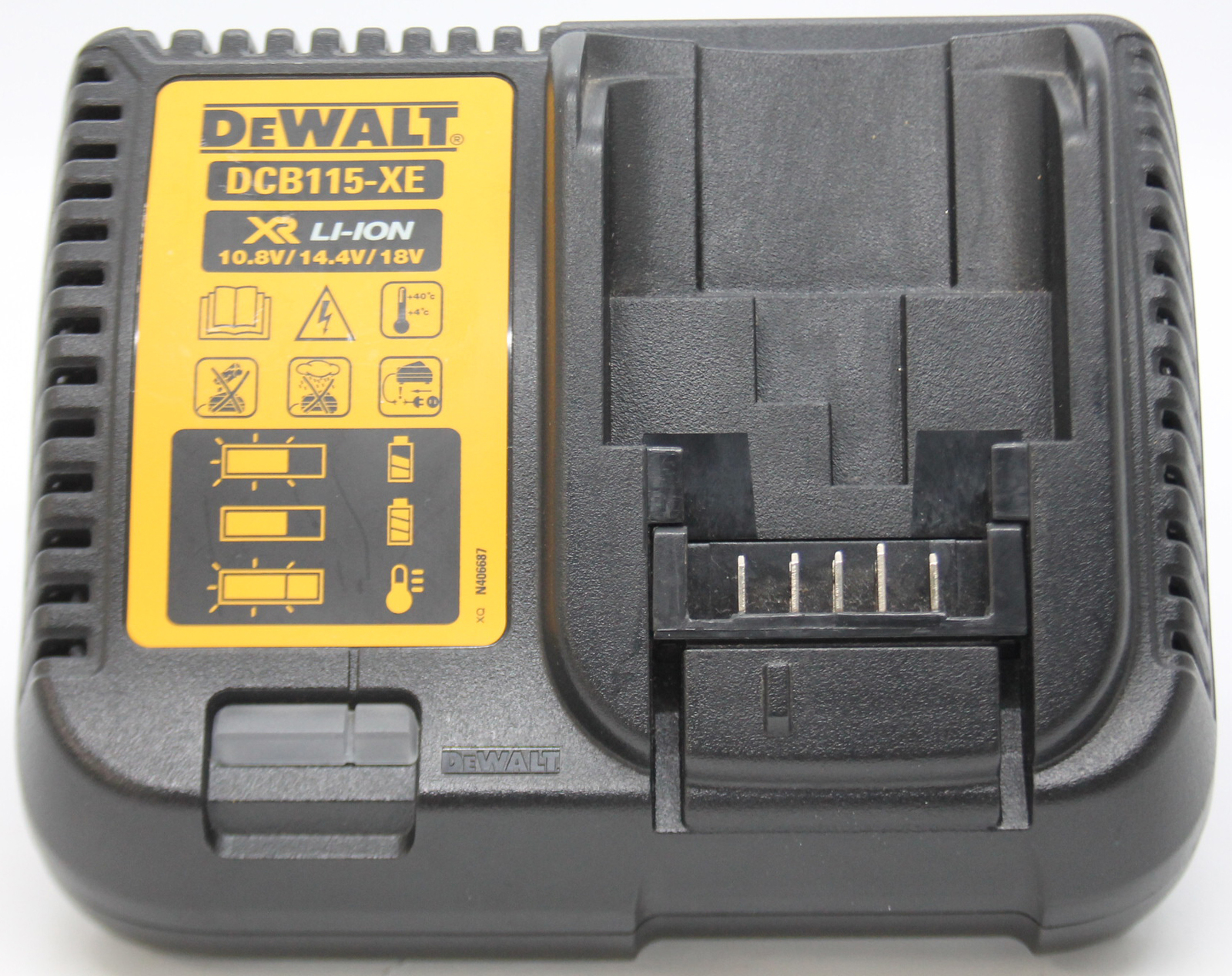 DeWalt Battery Charger DCB115XE 10.8V / 14.4V / 18V DEWALT