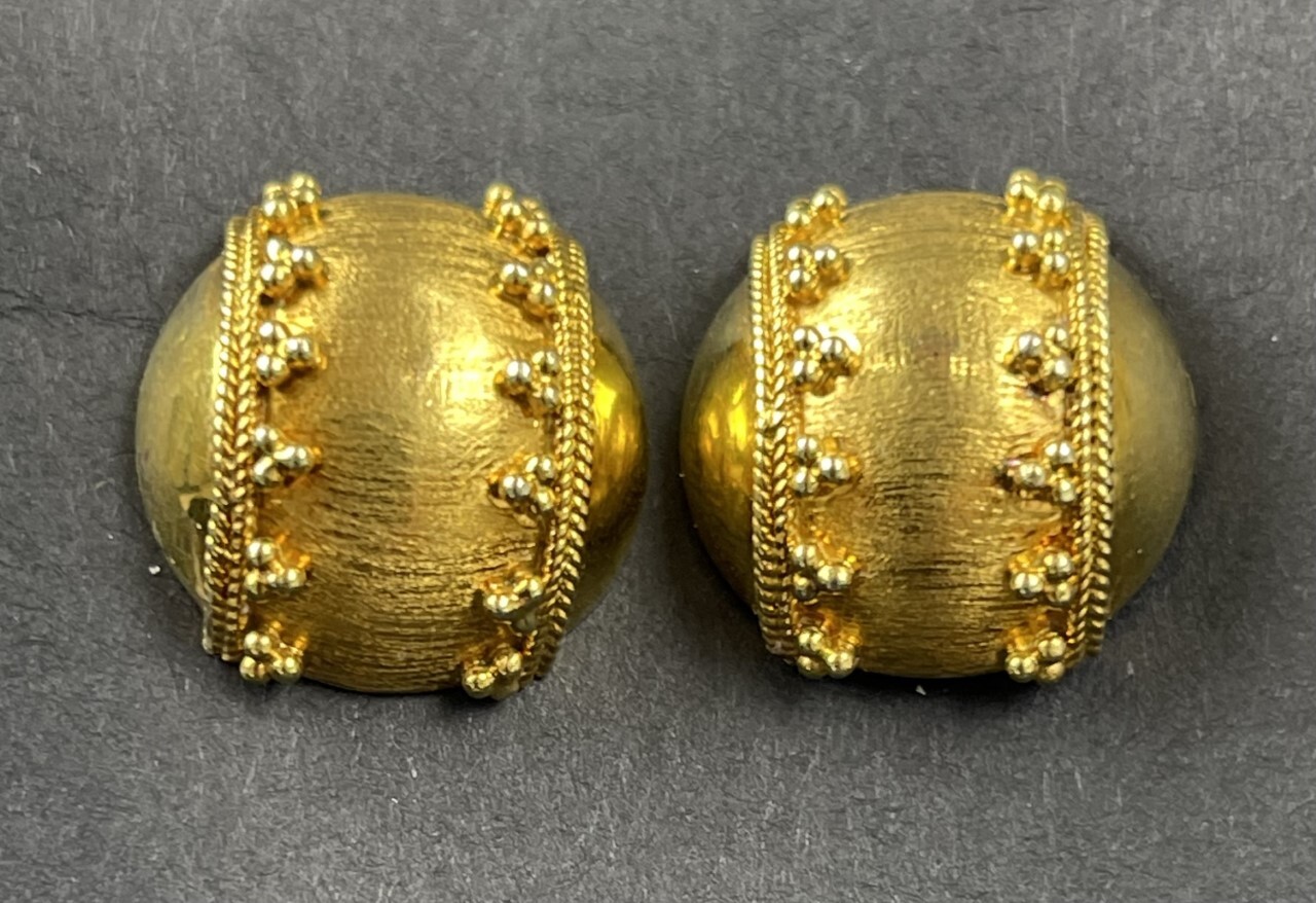 Pre owned earrings 2025