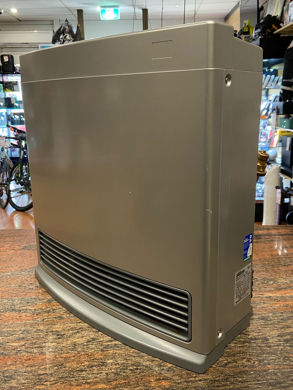 Rinnai Enduro 13 Convector Natural Gas Port Heater – Silver (Pre-owned)