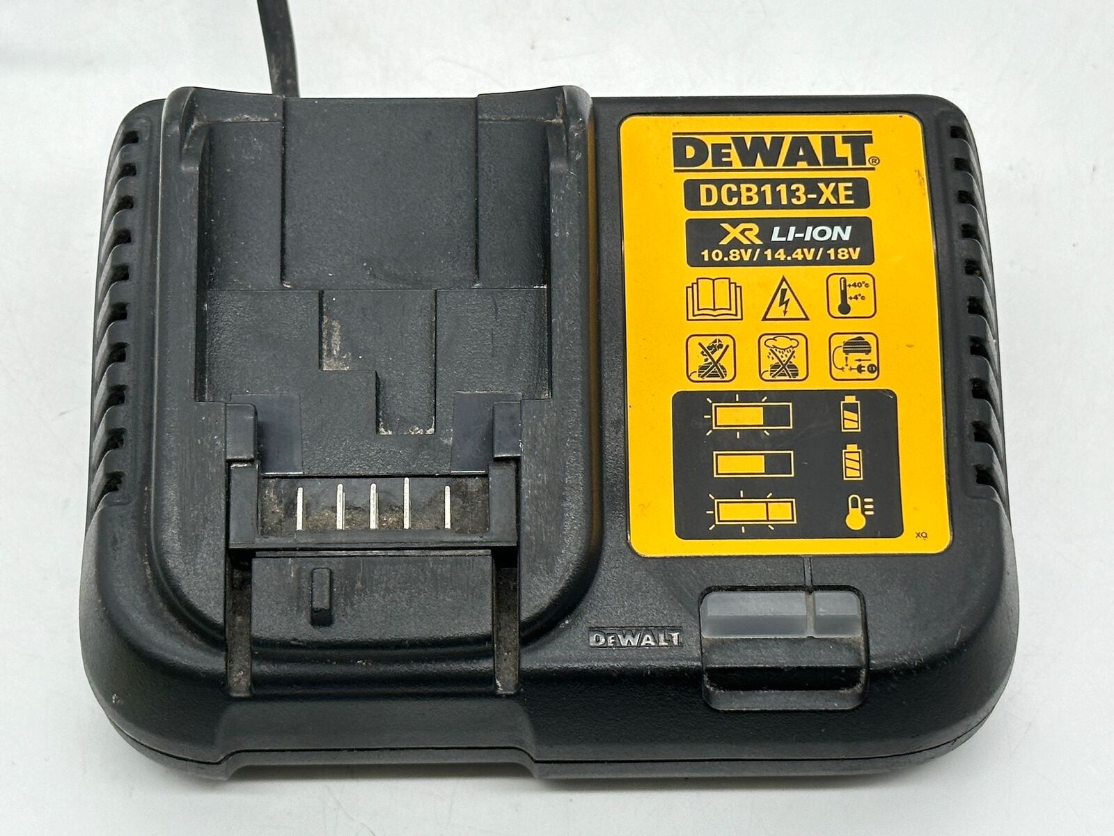 Dewalt dcb113 battery charger deals