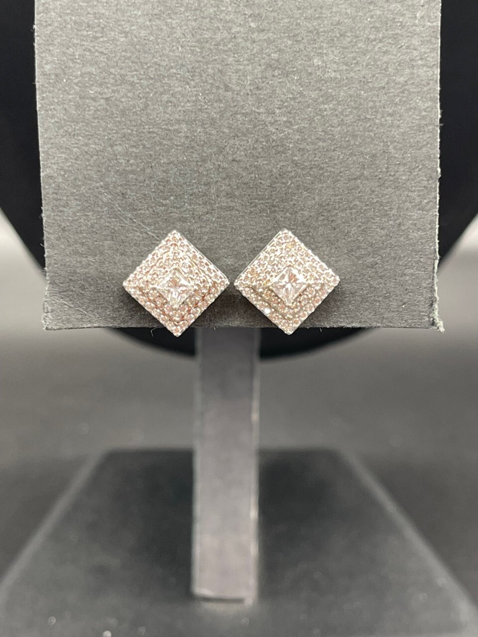 Ladies 14ct White Gold Diamond Earrings Pre Owned