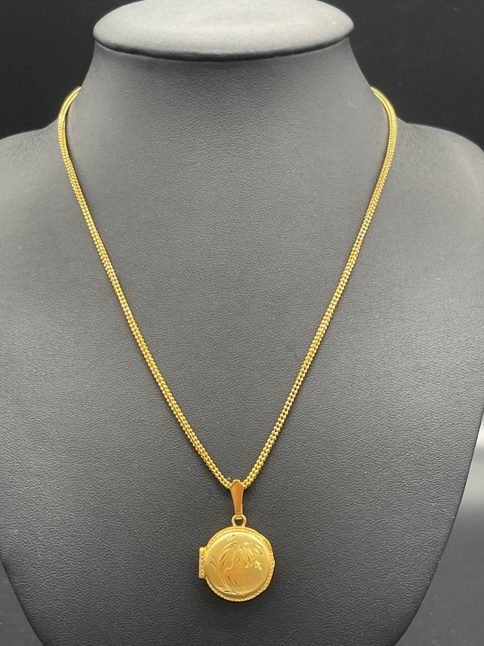 Yellow discount gold locket