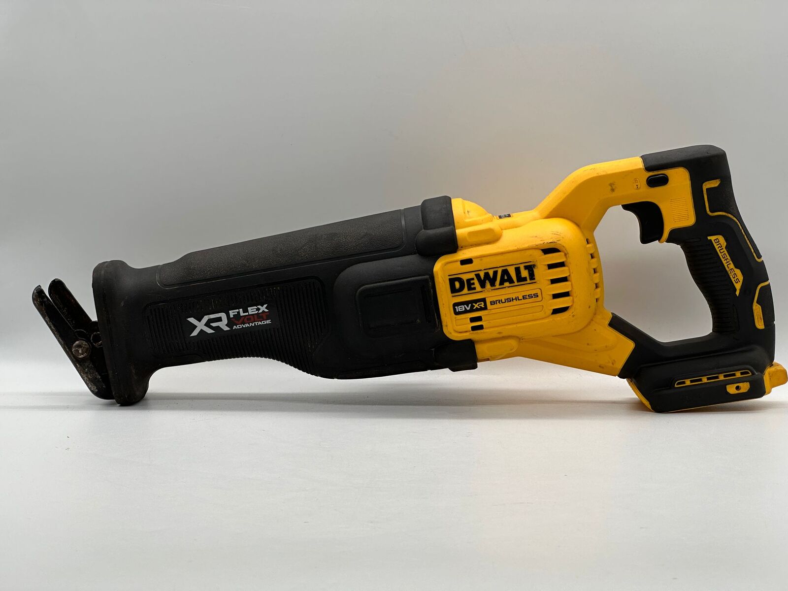 DeWalt DCS386 18V XR Flexvolt Reciprocating Saw Tool Only