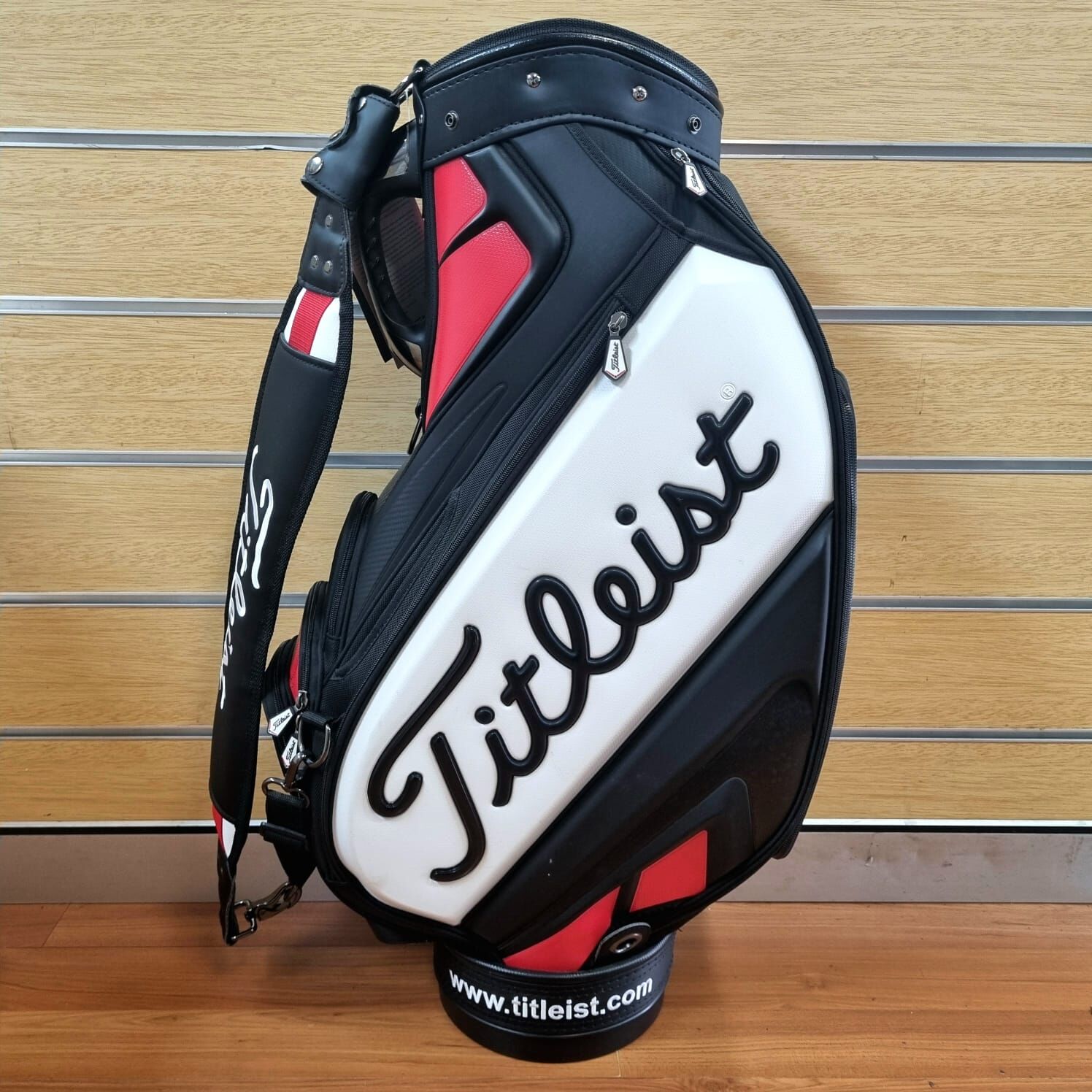 Titleist 9.5 Inch Golf Bag Tour Staff Cart 6-Way Divider Black Red White