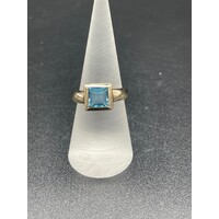 Ladies 9ct Yellow Gold Blue Gemstone Ring Fine Jewellery 4.0 Grams Size UK O