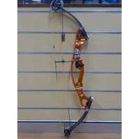 Hoyt Compound Bow Pro Series XT 2000 with Sure-Loc Sight (Pre-owned)