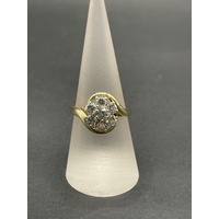 Ladies 18ct Yellow Gold Diamond Flower Ring