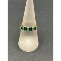 Ladies 9ct Yellow Gold Green Gemstone and Diamond Ring