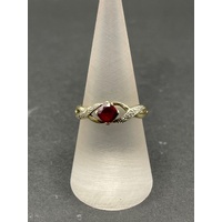 Ladies 9ct Yellow Gold Red Gemstone Ring