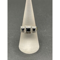 Ladies 10ct Yellow Gold Blue Sapphire and Diamonds Ring