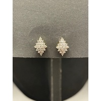 Ladies 9ct Yellow Gold Diamond Cluster Stud Earrings