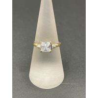 Ladies 9ct Yellow Gold Cubic Zirconia Ring
