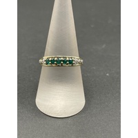 Ladies 9ct Yellow Gold Green Gemstone Ring