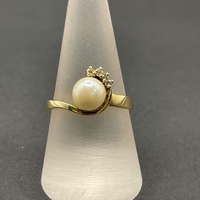 Ladies 18ct Yellow Gold White Pearl Diamond Ring