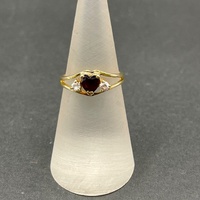 Ladies 14ct Yellow Gold Red Heart Shape Gemstone Ring
