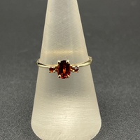 Ladies 9ct Yellow Gold Red Gemstone Ring