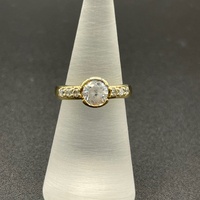 Ladies 9ct Yellow Gold Cubic Zirconia Ring