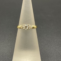 Ladies 18ct Yellow Gold Natural Diamond Ring