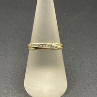 Ladies 9ct Yellow Gold Natural Diamond Ring