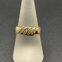 Ladies 10ct Yellow Gold Natural Diamond Ring