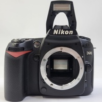 Nikon D90 12.3MP DSLR Camera Body Low Shutter 7668 with Batteries Charger Strap