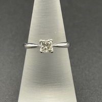Ladies 18ct White Gold Solitaire Diamond Ring