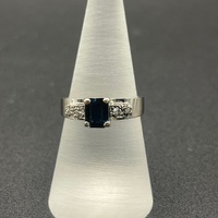 Ladies 18ct White Gold Blue Sapphire & Diamond Ring